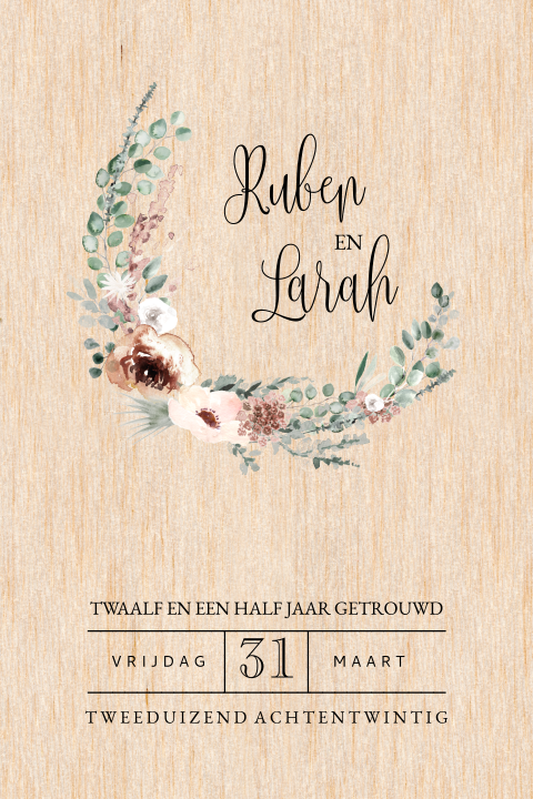 Houten jubileumkaart met bloemen